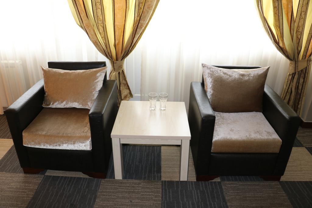 Aktau Hotel Esterno foto