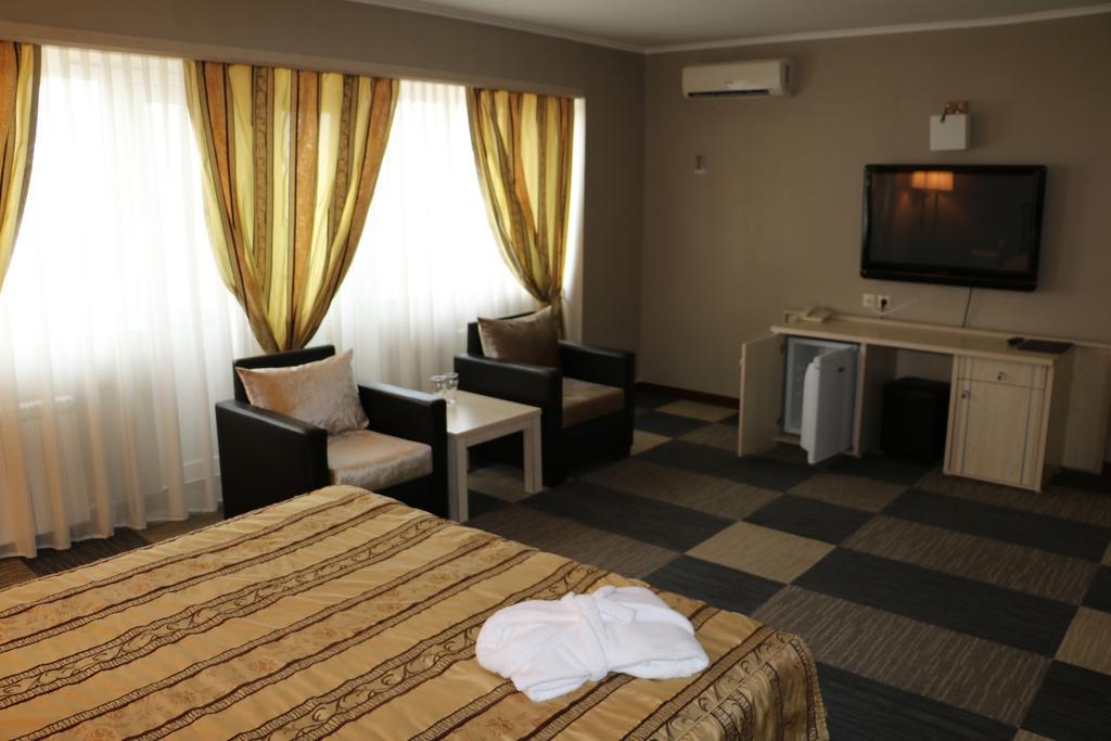 Aktau Hotel Esterno foto