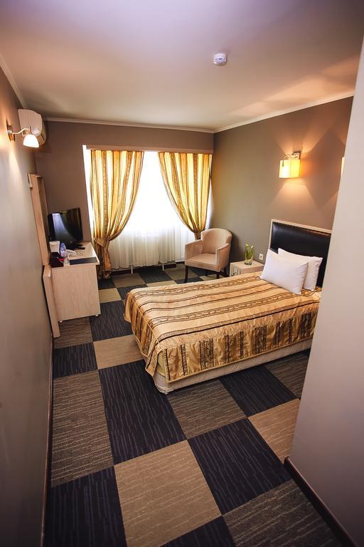 Aktau Hotel Esterno foto