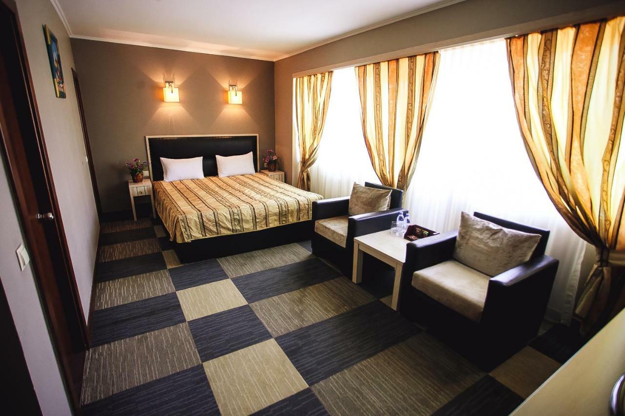 Aktau Hotel Esterno foto