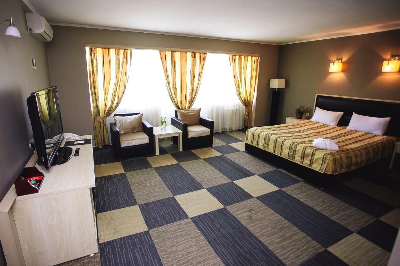 Aktau Hotel Esterno foto